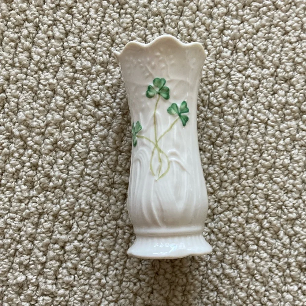 Belleek Ireland 4.5” Vase Decor Shamrock Pottery Vintage Cream Green Like New